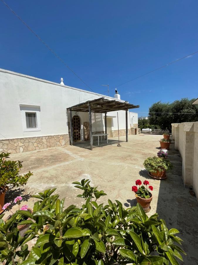 Trulli Lupoli In Valle D Itria Cisternino Extérieur photo