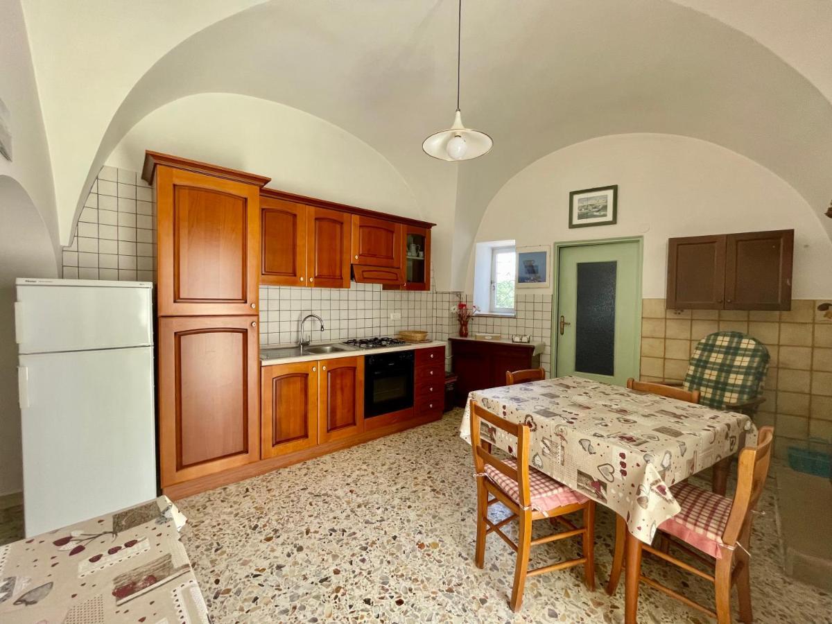 Trulli Lupoli In Valle D Itria Cisternino Extérieur photo